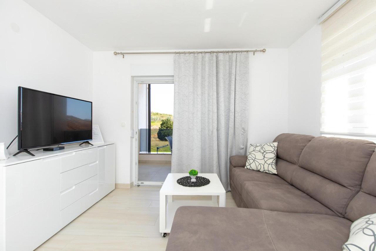 Apartments Augustinovic Baska  Exterior photo