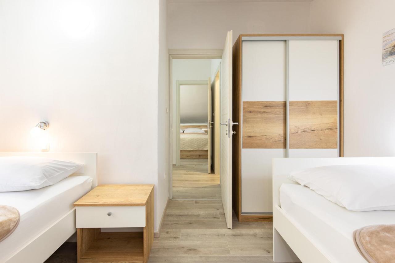 Apartments Augustinovic Baska  Exterior photo