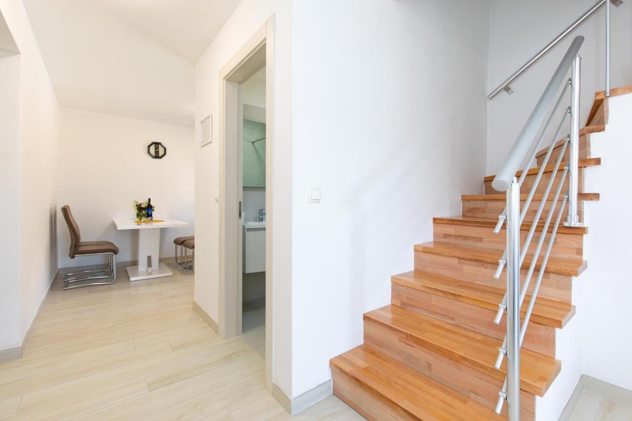 Apartments Augustinovic Baska  Exterior photo