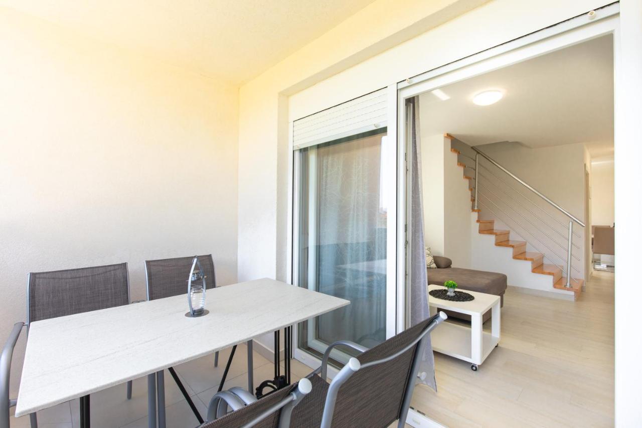 Apartments Augustinovic Baska  Exterior photo