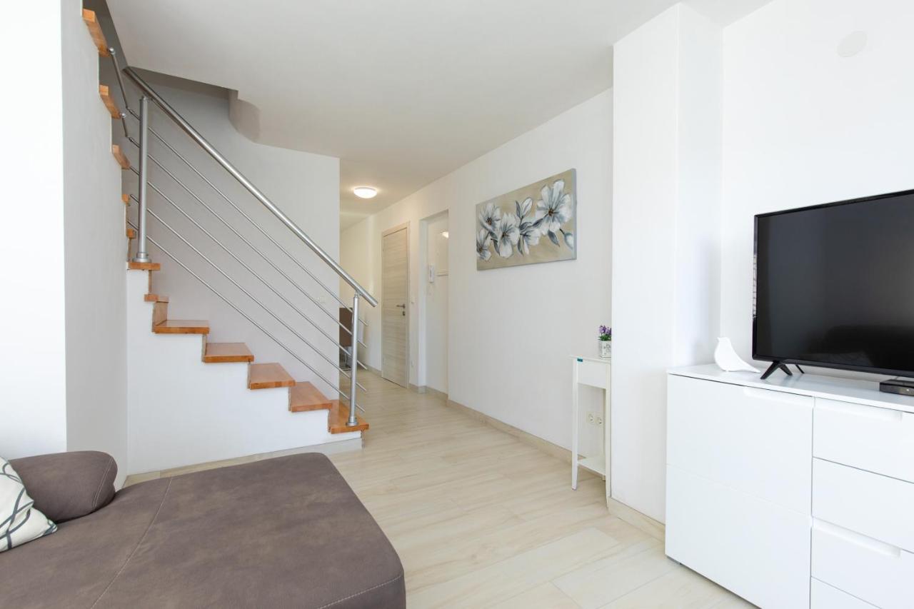 Apartments Augustinovic Baska  Exterior photo