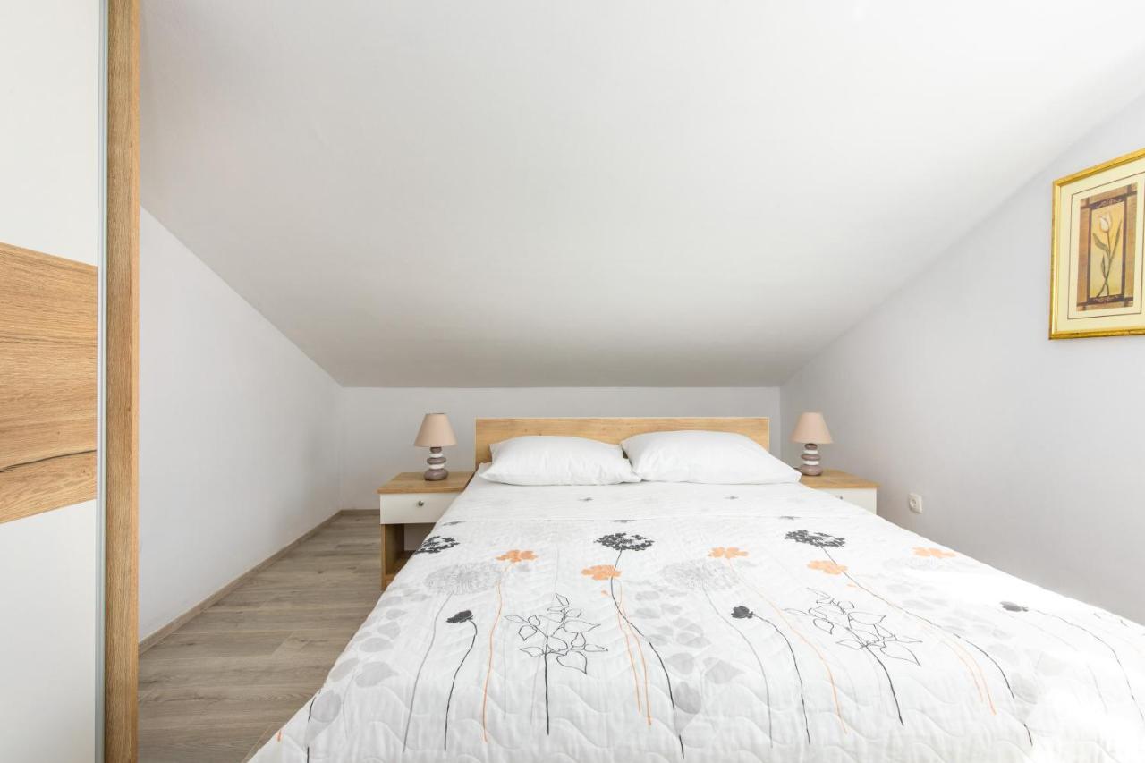 Apartments Augustinovic Baska  Exterior photo